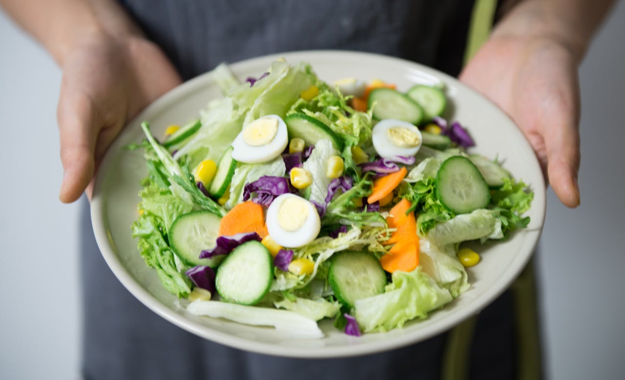 Read more about the article Nutrition Myths Busted: What Your Body Needs (And What It Doesn’t) 