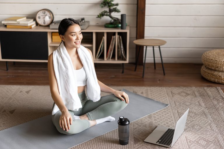 Read more about the article How to Set Up a Peaceful and Practical Yoga Setup at Home?  
