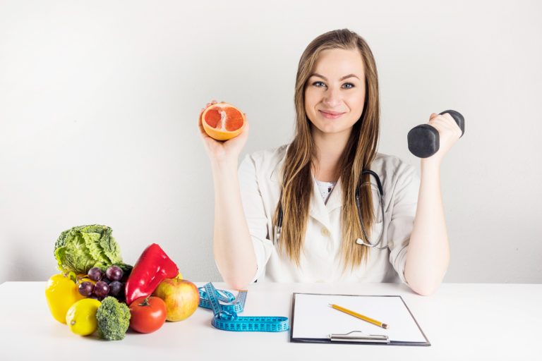 Read more about the article Nutrition for Strength and Wellness: A Guide to Balanced Eating 
